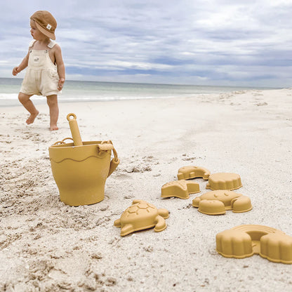 Silicone bucket and spade set in Sunshine