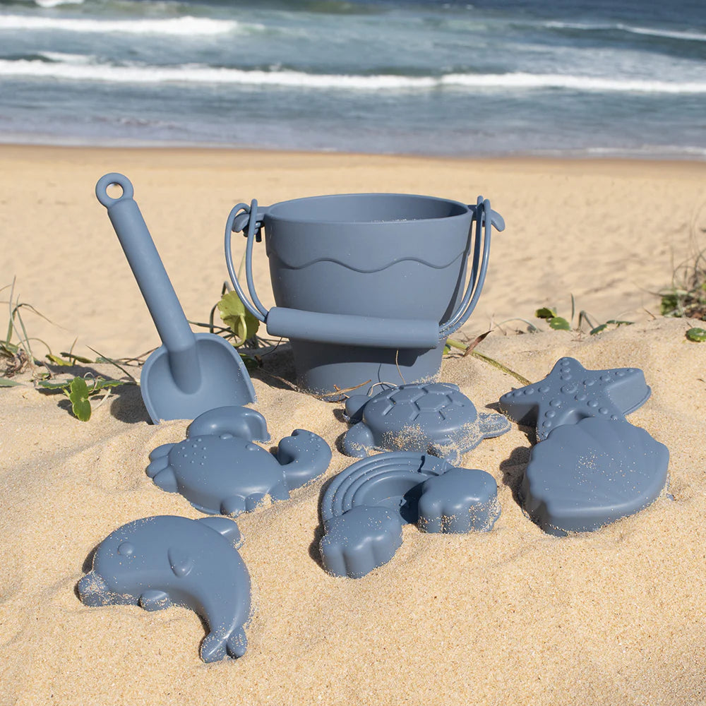 Steel blue silicone bucket and spade set